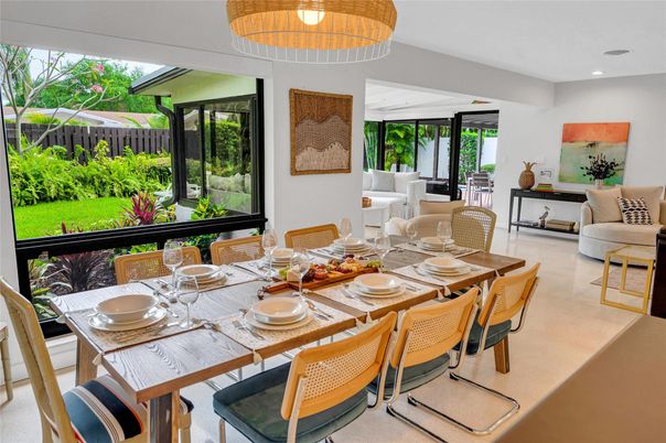 Dining room, Interior, Recessed Lighting