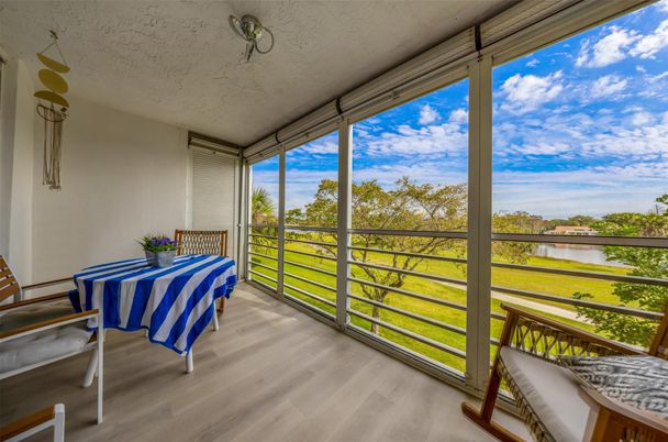 Interior, Sun Room, Water, Wood Texture Flooring