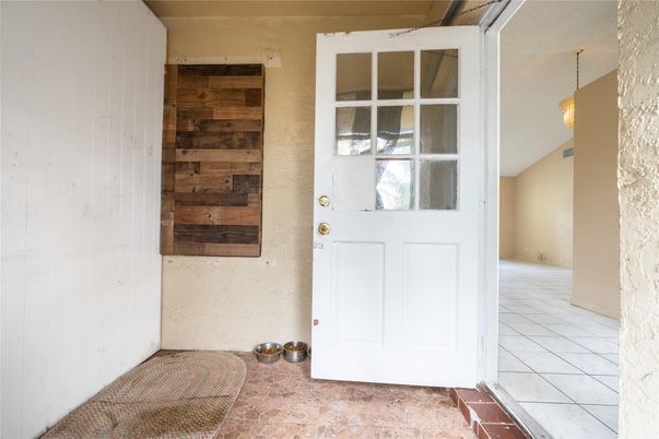 Interior, Pendant Lights, Wooden Walls