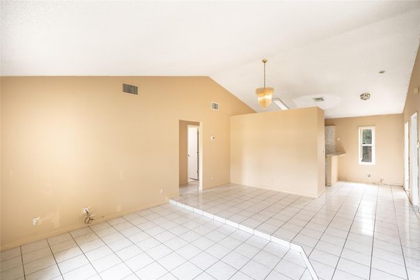Chandelier, Empty room, Interior, Pendant Lights
