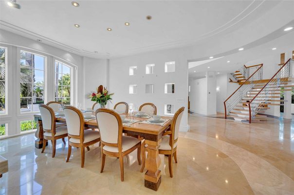 Dining room, Interior, Recessed Lighting