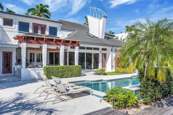 Exterior, Pool