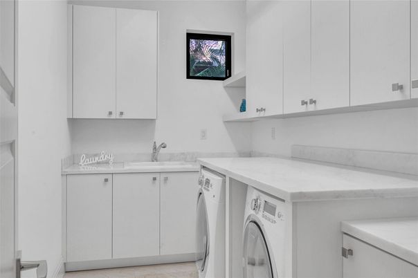Interior, Washer