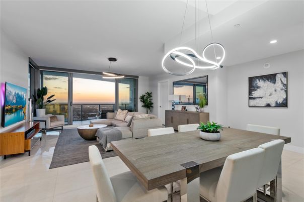 Dining room, Interior, Living room, Pendant Lights, Recessed Lighting, Water