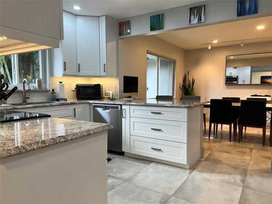 Dining room, Interior, Kitchen, Recessed Lighting