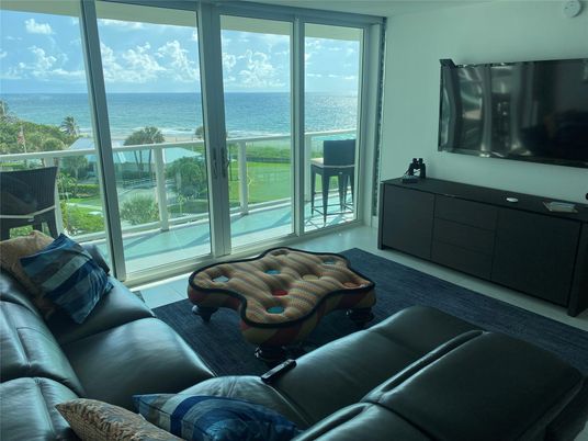Interior, Living room, Water