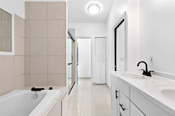 Bathroom, Dual Sink Vanities, Interior