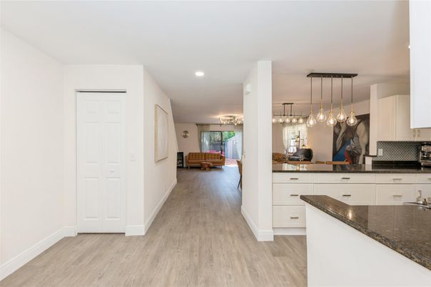 Dining room, Interior, Kitchen, Pendant Lights, Recessed Lighting, Wood Texture Flooring
