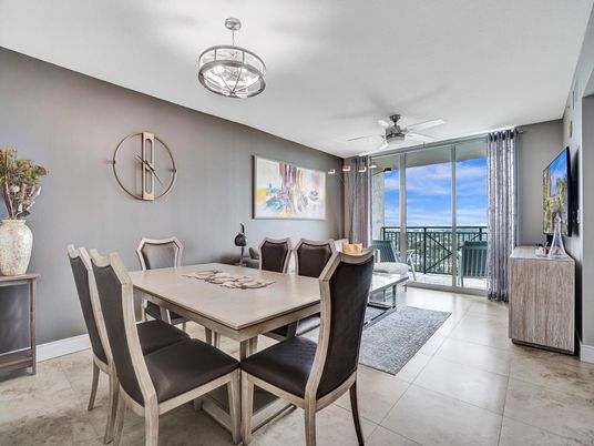 Dining room, Interior