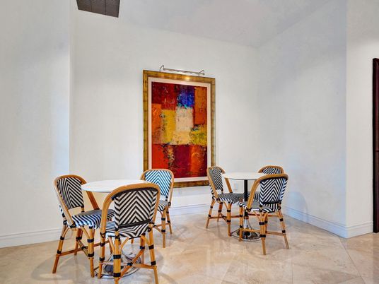 Dining room, Interior