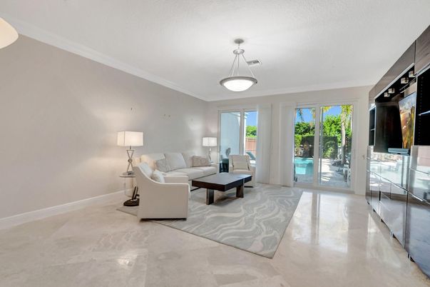Interior, Living room, Pendant Lights