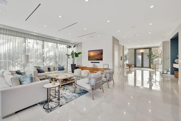 Dining room, Interior, Living room, Pendant Lights, Recessed Lighting