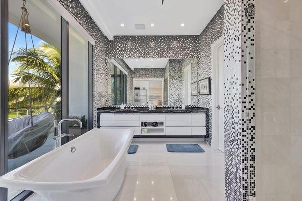 Bathroom, Dual Sink Vanities, Free Standing Baths, Interior, Recessed Lighting