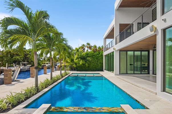Exterior, Pool, Water