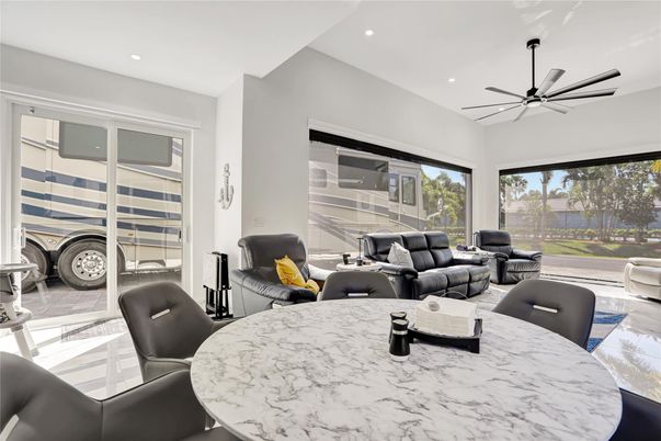 Dining room, Interior, Living room, Recessed Lighting