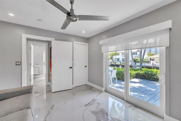 Empty room, Interior, Marble, Recessed Lighting