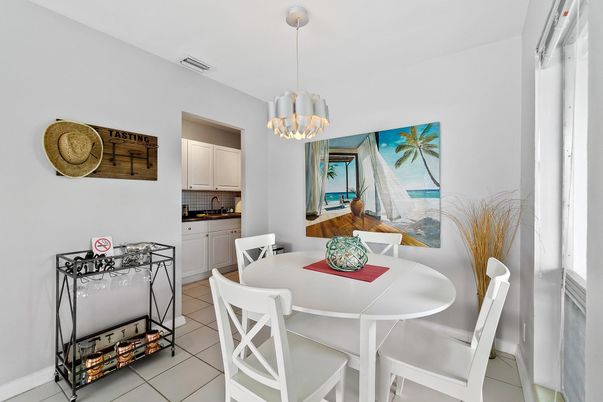 Dining room, Interior, Pendant Lights