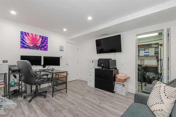 Home Office, Interior, Recessed Lighting, Wood Texture Flooring