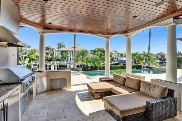 Exterior, Pool, Water