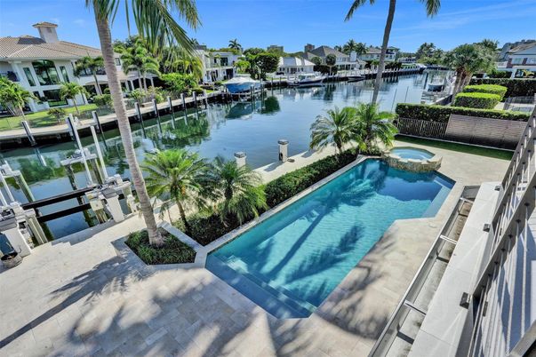 Exterior, Pool, Water
