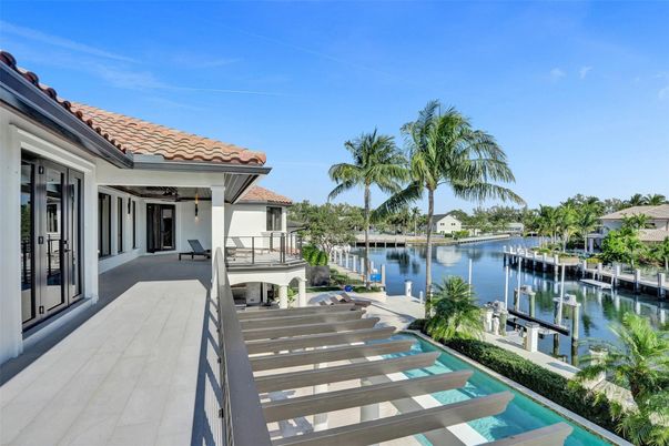 Exterior, Pool, Water