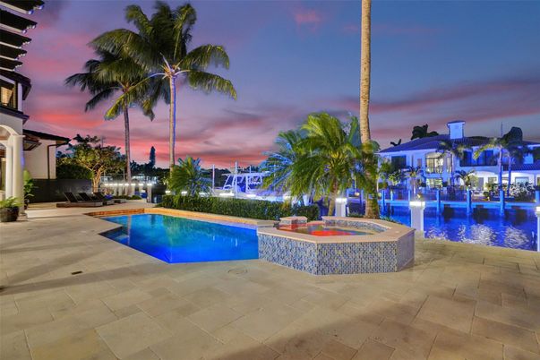 Exterior, Pool, Water