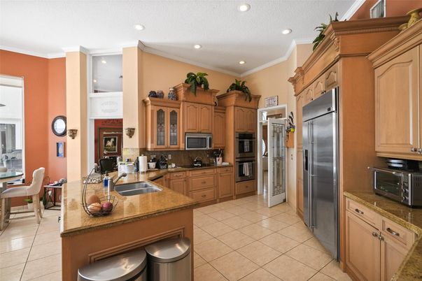 Dining room, Interior, Kitchen, Recessed Lighting, Stainless Steel Appliances