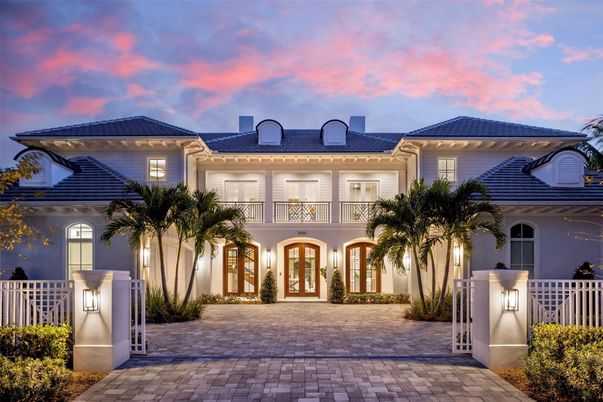Exterior, Facade, French Provincial