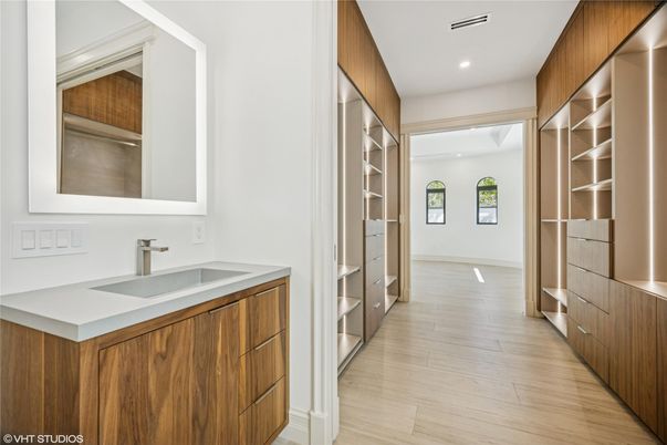 Interior, Recessed Lighting, Wood Texture Flooring
