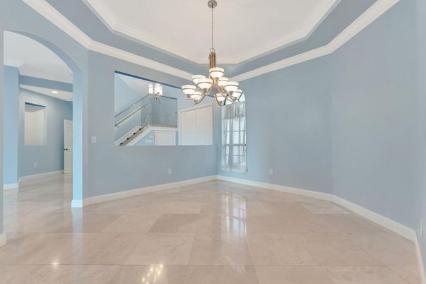 Chandelier, Empty room, Interior, Pendant Lights, Recessed Lighting