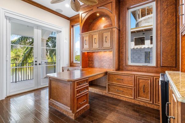 Home Office, Interior, Recessed Lighting, Wood Texture Flooring