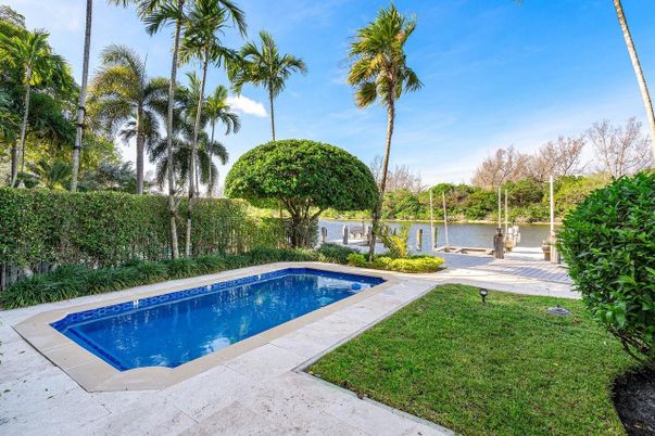 Exterior, Pool, Water