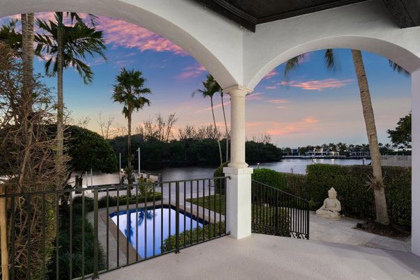 Exterior, Lake, Pool, Water