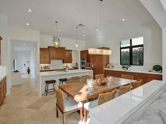 Dining room, Interior, Kitchen, Pendant Lights, Recessed Lighting, Stainless Steel Appliances
