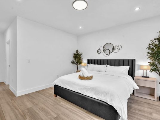 Bedroom, Interior, Recessed Lighting, Wood Texture Flooring