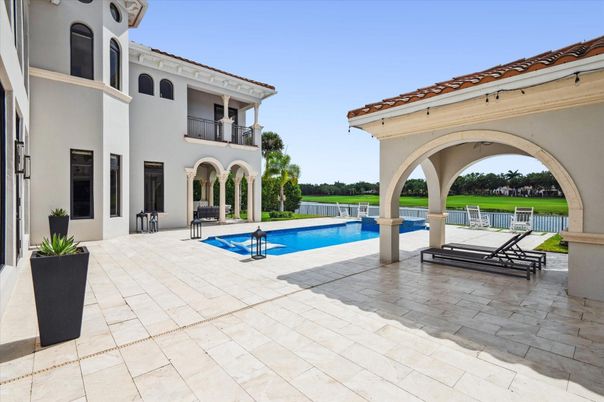 Exterior, Pool