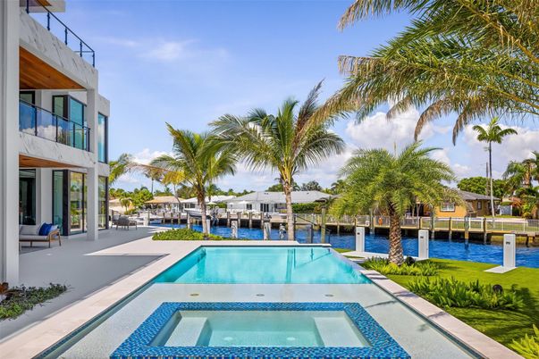 Exterior, Lake, Pool, Water