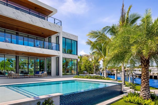 Exterior, Pool, Water