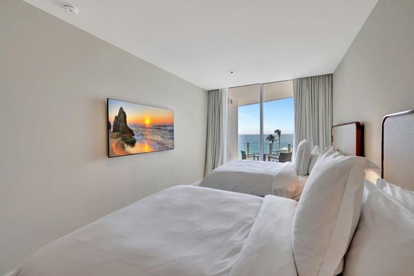 Bedroom, Interior, Water