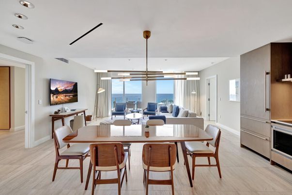 Dining room, Interior, Living room, Pendant Lights, Recessed Lighting, Water