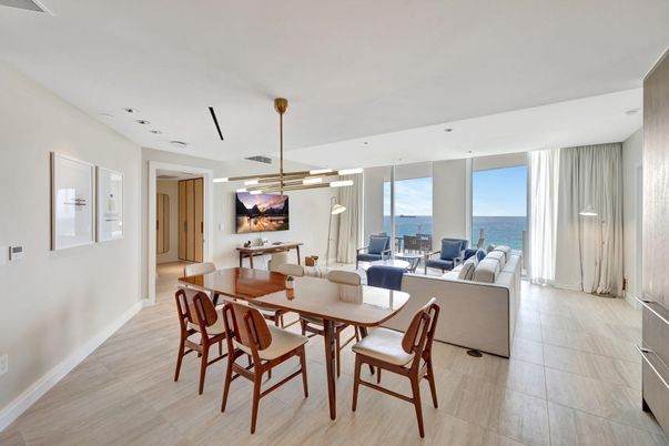 Dining room, Interior, Living room, Pendant Lights, Recessed Lighting, Water