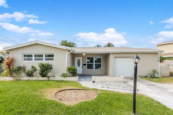 Attached, Backyard, Exterior, Facade, Ranch