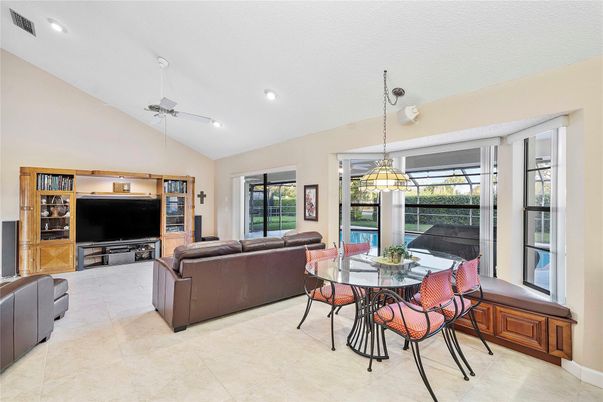Dining room, Interior, Living room, Pendant Lights, Recessed Lighting