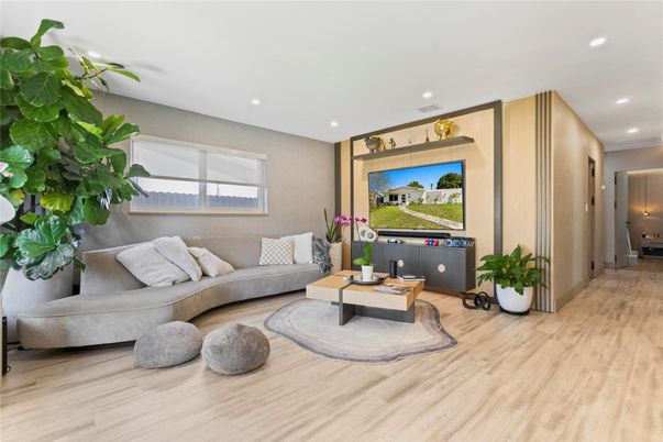 Interior, Living room, Recessed Lighting, Wood Texture Flooring