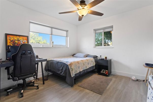 Bedroom, Home Office, Interior, Wood Texture Flooring