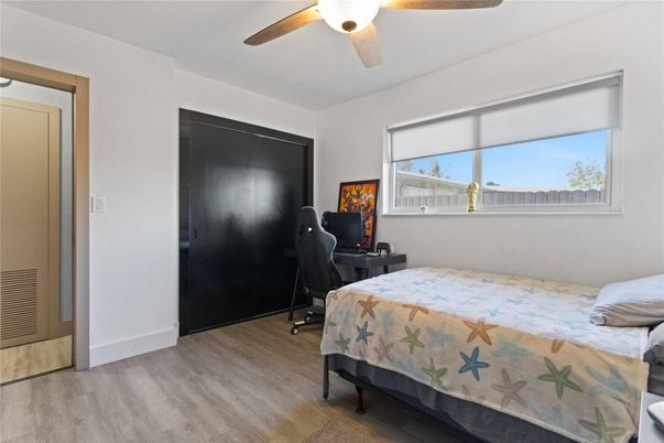 Bedroom, Home Office, Interior, Wood Texture Flooring