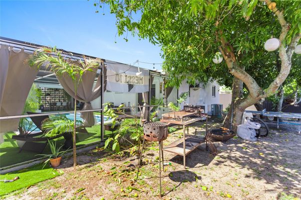 Backyard, Exterior