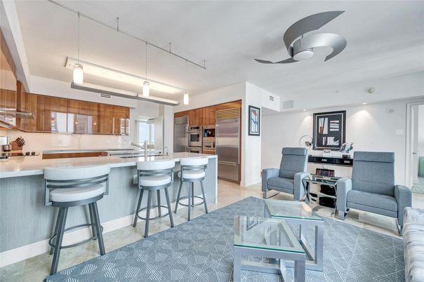 Interior, Kitchen, Living room, Stainless Steel Appliances