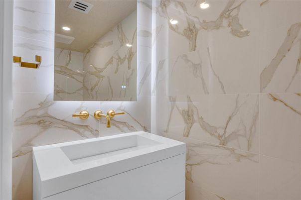 Bathroom, Interior, Marble Walls, Recessed Lighting