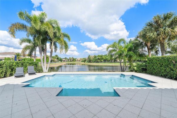 Exterior, Pool, Water